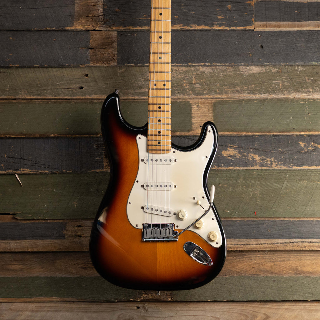 ギター Fender USA American Standard Stratcaster 1997 Fender American Standard Stratocaster in Sunburst