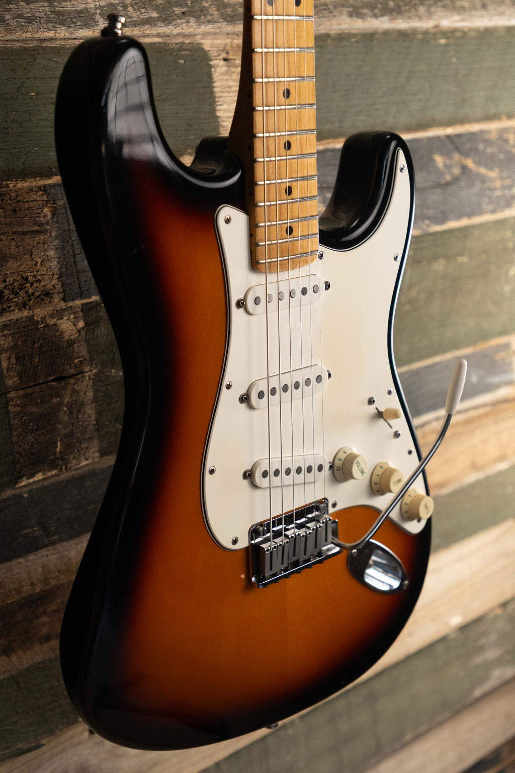 Fender American Standard Stratocaster with Maple Fretboard 1997