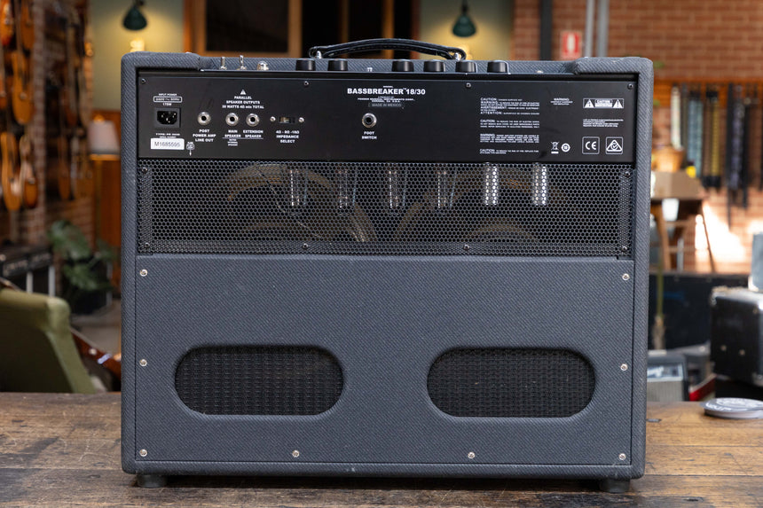 Fender Bassbreaker 18/30 2-Channel 30-Watt 2x12" Guitar Combo