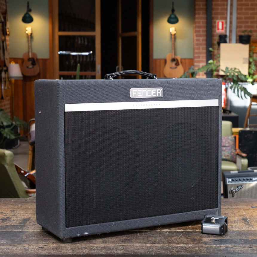 Fender Bassbreaker 18/30 2-Channel 30-Watt 2x12" Guitar Combo