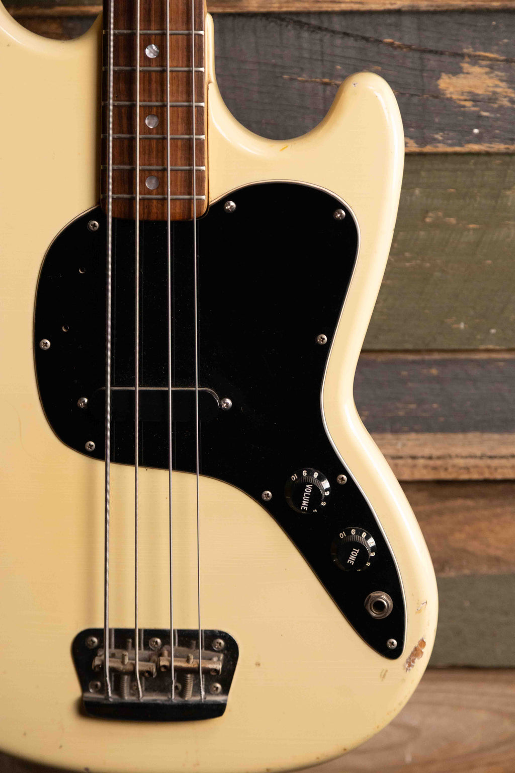 Fender Musicmaster Bass 1978 - Olympic White – Clingan Guitars