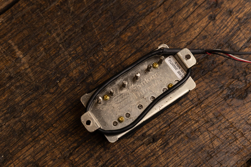 Seymour Duncan ‘59 Model neck pickup.