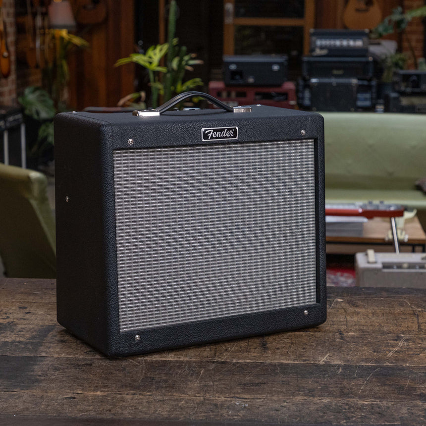 Fender Blues Junior 15-Watt 1x12" Guitar Combo 2002 - 2010 - Black