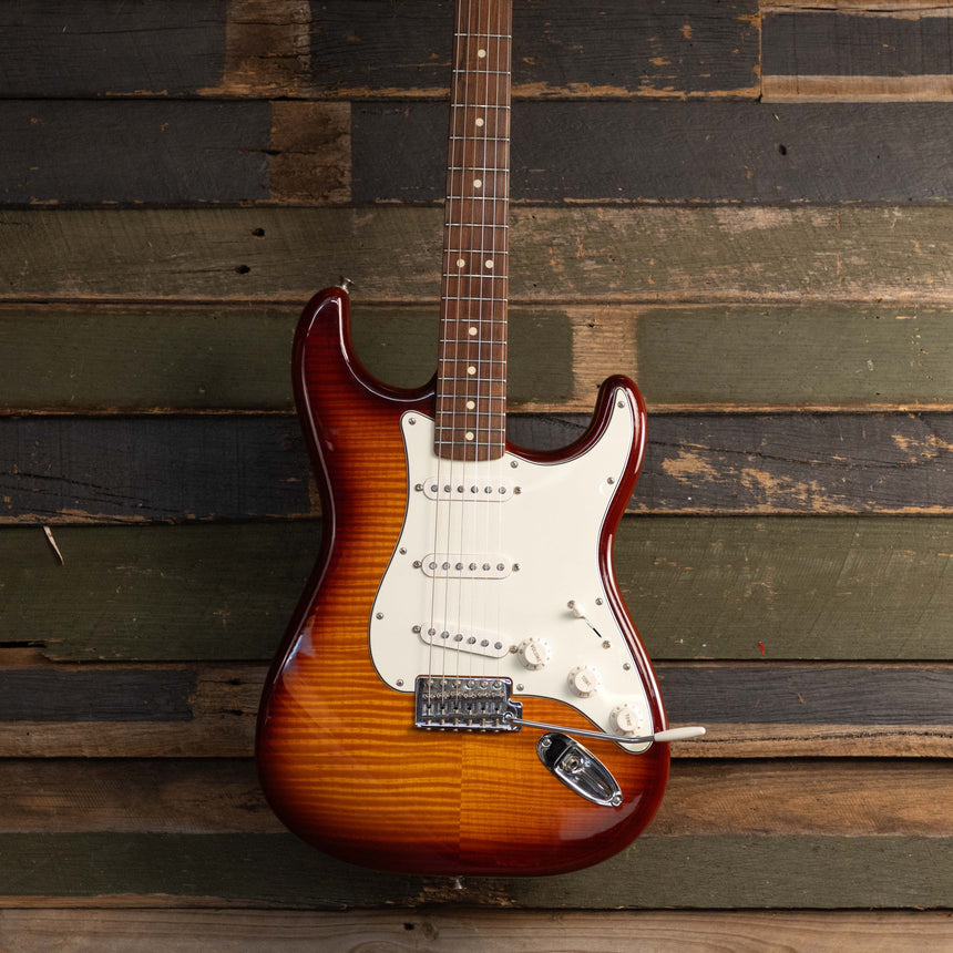 Fender Standard Stratocaster Plus Top with Rosewood Fretboard 2017 - Cherry Burst
