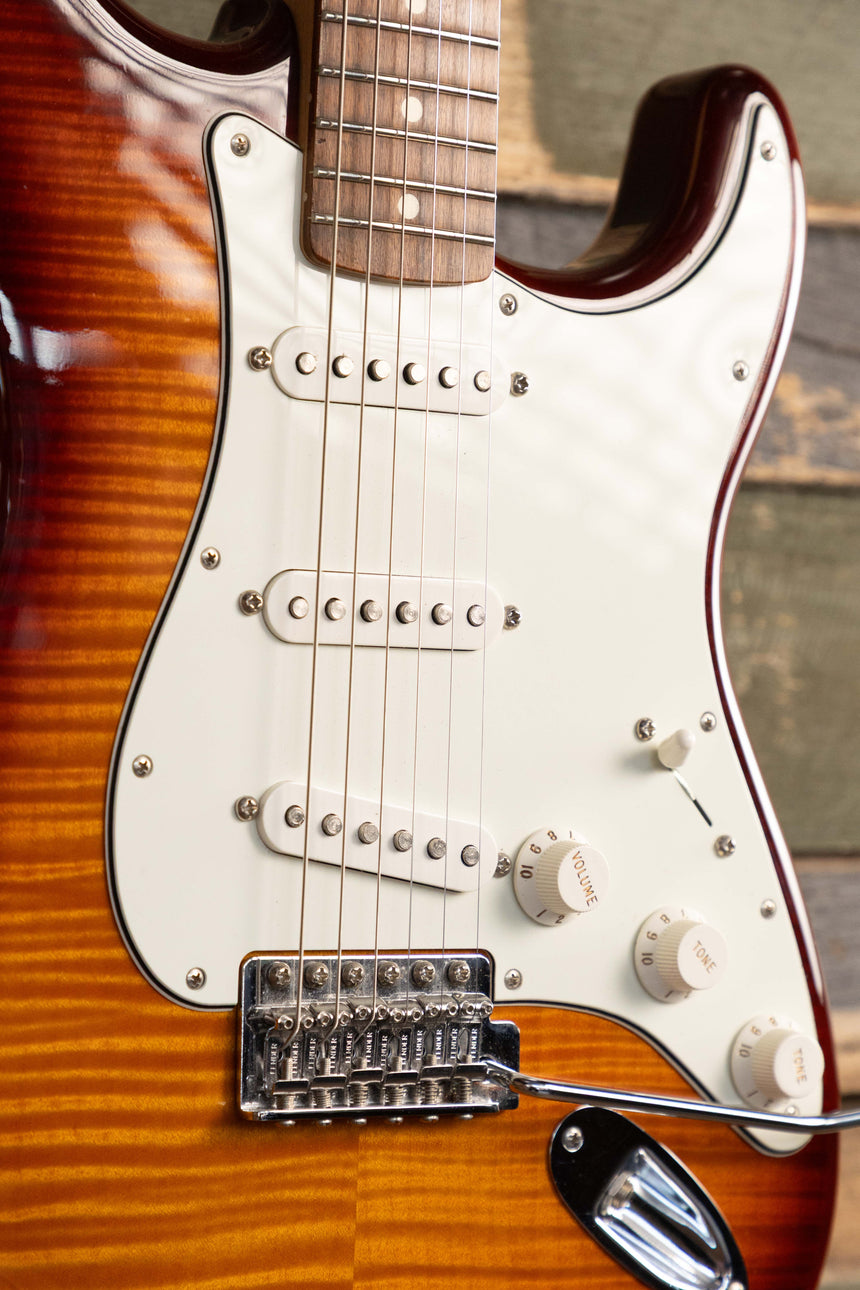Fender Standard Stratocaster Plus Top with Rosewood Fretboard 2017 - Cherry Burst
