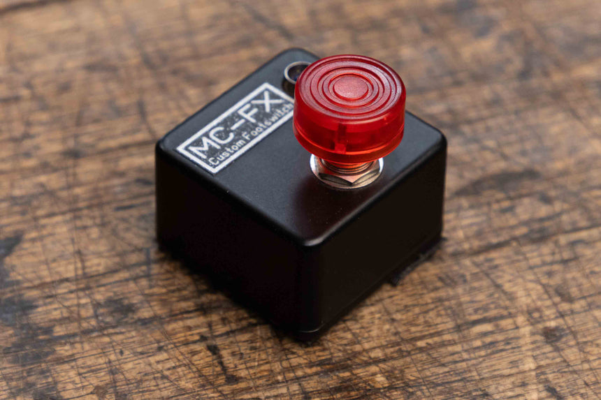 MC-FX Latching Foot Switch With LED 2021 Black