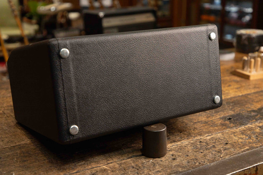 Fender '68 Custom Pro Vibro Champ Reverb 5-Watt 1x10" Guitar Combo