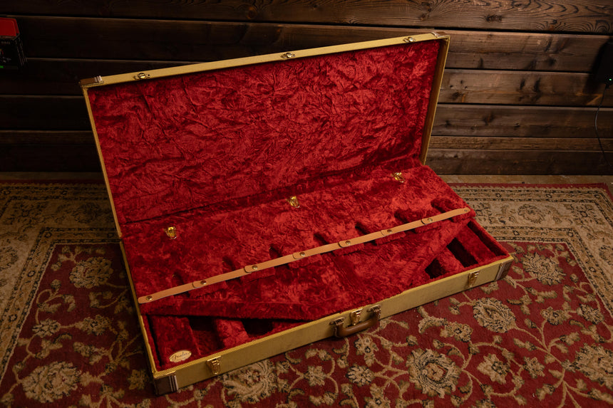 Fender Classic Series Case Stand Tweed 7 Guitar