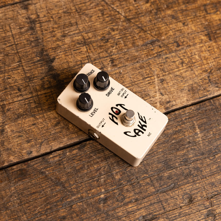 Crowther Hot Cake 1976 - Present - White