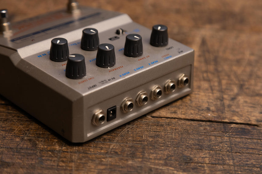 Akai Headrush E1 Digital Echo / Looper