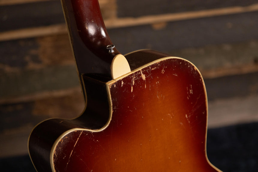 Silvertone Thin Twin 1382L Jimmy Reed 1956 - Sunburst