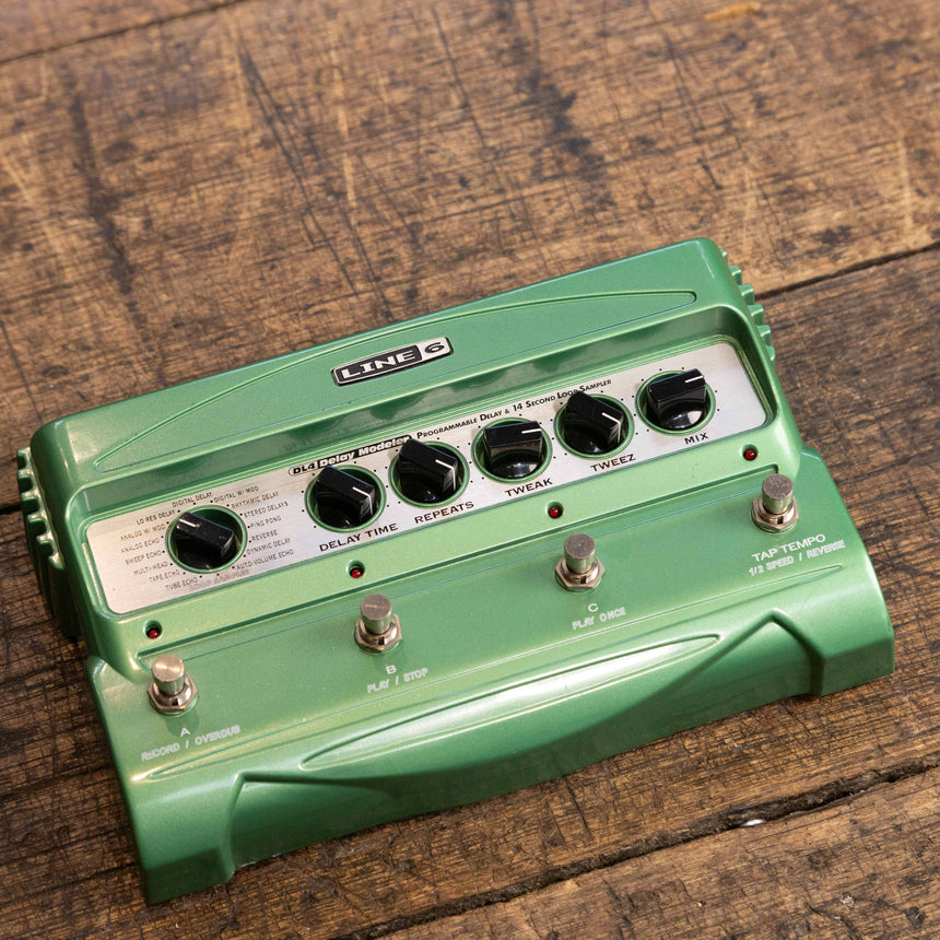 Line 6 DL4 Delay Modeler 2002 - Green / Black