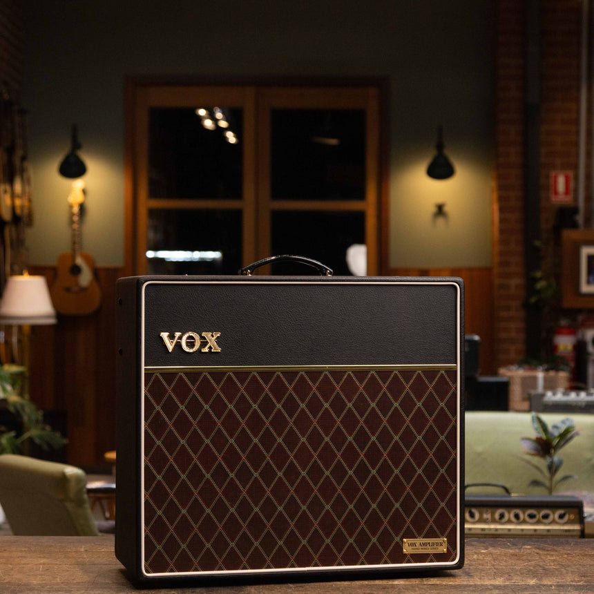 Vox AC15HWR1X Hand-Wired 2-Channel 15-Watt 1x12" Guitar Combo 2025 - Present - Black