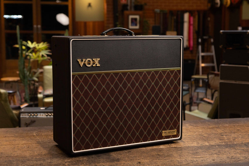 Vox AC15HWR1X Hand-Wired 2-Channel 15-Watt 1x12" Guitar Combo 2025 - Present - Black