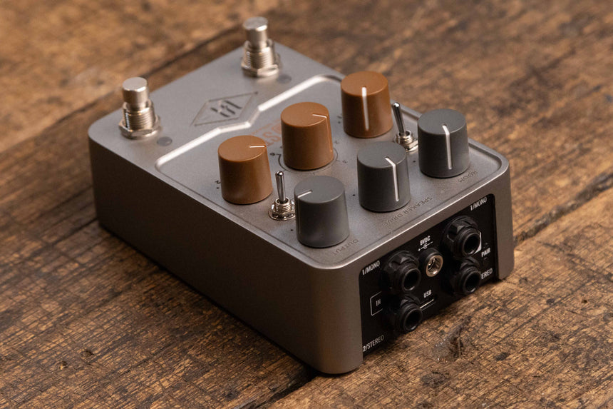 Universal Audio OX Stomp Dynamic Speaker Emulator