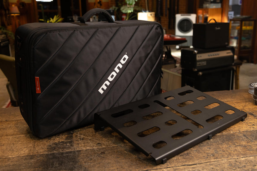 Mono Pedalboard Medium and Tour Accessory Case 2.0