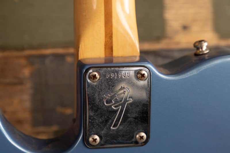 Fender  Telecaster w/ OHSC 1975 Lake Placid Blue