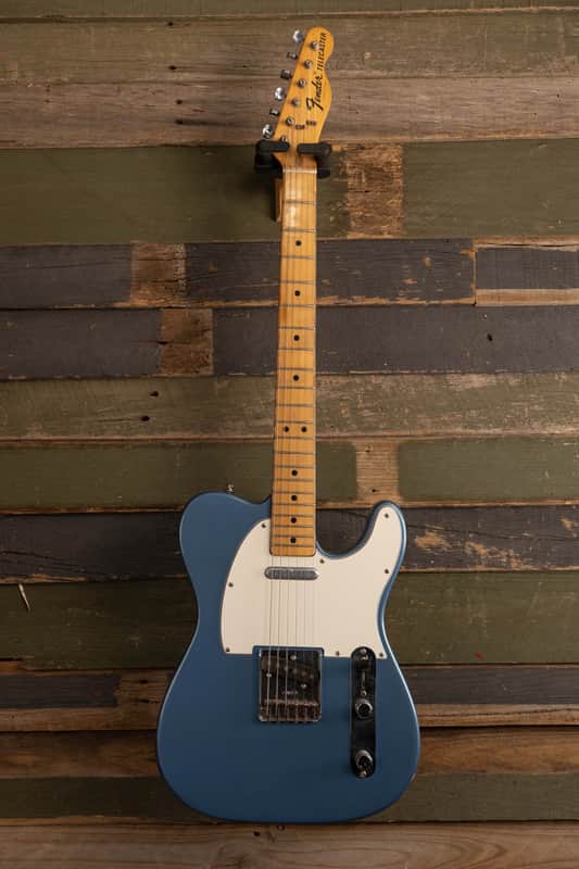 Fender  Telecaster w/ OHSC 1975 Lake Placid Blue